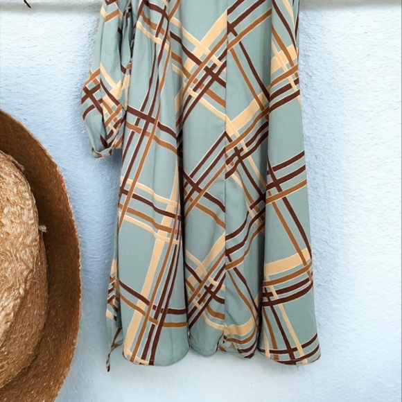 Forever 21 Plaid Wrap Dress Size Small - Picture 10 of 11